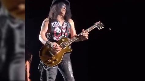 Slash Amazing Guitar Solo Live from Auckland, New Zealand - YouTube