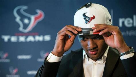 Newest Texans quarterback Deshaun Watson arrives in Houston