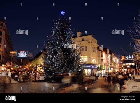 Liverpool city centre Christmas tree Stock Photo - Alamy