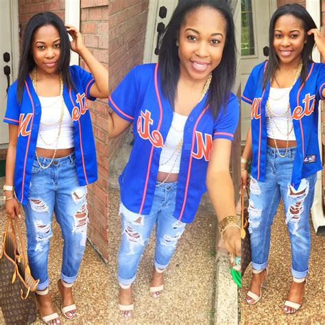 Mets Baseball Jersey! Boyfriend Jeans! Gold Chain! Baseball Jersey Outfit, Baseball Jerseys ...