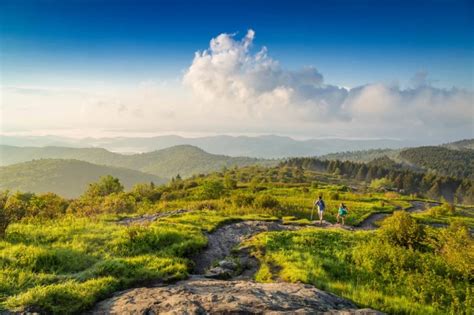 10 of the Best Hikes in Asheville, North Carolina - TravelFreak