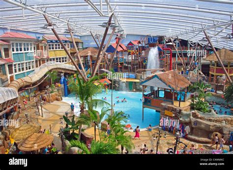 Alton Towers Waterpark at Splash Landings Hotel, Alton Towers Theme ...