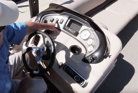 3 Best Pontoon Boat Console Covers that Offer the Best Protection