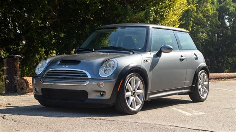 5 Reasons Why The R56 Mini Cooper S Is Awesome (5 Reasons Why We'd ...