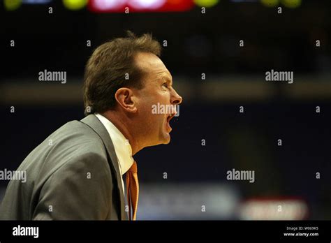 Bill campbell coach hi-res stock photography and images - Alamy