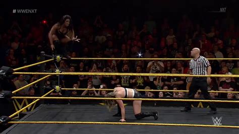 Ember Moon finisher "Eclipse" (NXT) - YouTube