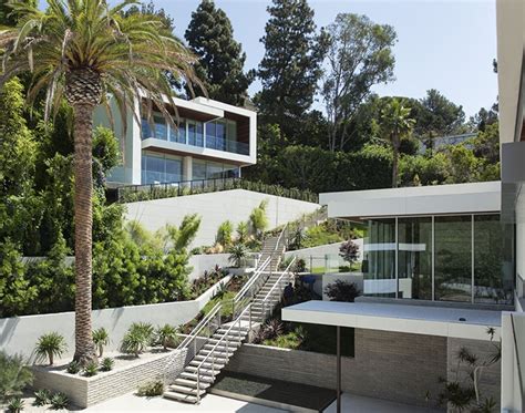 World of Architecture: When Modern Mansions Go Big And Expensive