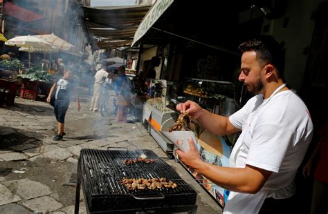 Fascinating photos of street food around the world