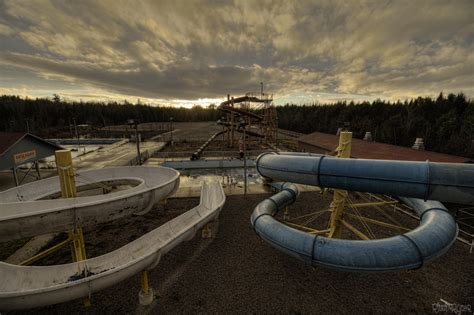 I Explored an Abandoned Water Park & Campground! 95200 x 3465] [OC] : r ...