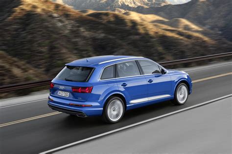 2016 Audi Q7 revealed - Official