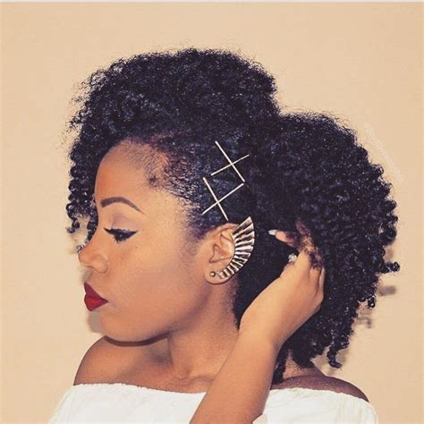 25 Ways You've Never Thought to Wear Bobby Pins | Curly hair styles naturally, Bobby pin ...