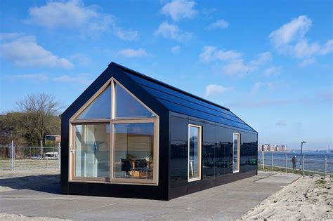 This modular prefab home is powered by the sun | Prefab homes, Affordable prefab homes, Prefab