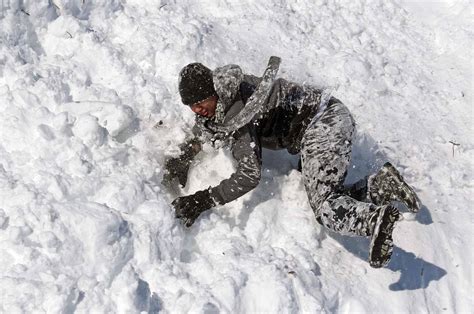 PHOTO GALLERY: Blizzard Cleanup and Fun – UNK News