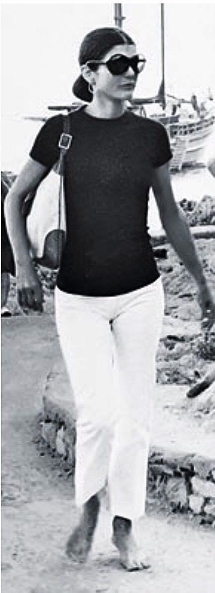 Jackie Kennedy in Capri, Italy | Jackie o style, Jackie kennedy style, Fashion