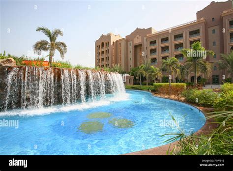 Swimming Pool in Emirates Palace Hotel, Abu Dhabi, United Arab Stock Photo: 90911973 - Alamy