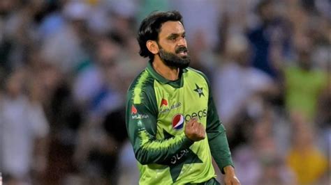 Mohammad Hafeez announces retirement from international cricket