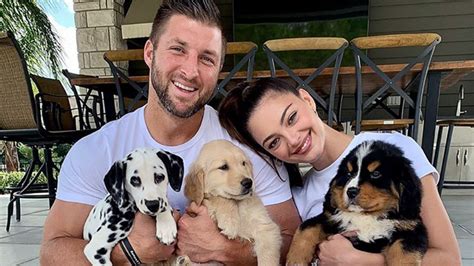 Tim Tebow and his wife Demi-Leigh create Instagram account for their new pups - Good Morning America