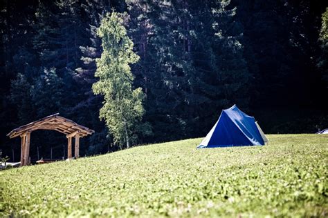 Campeggio in tenda: guida definitiva per la vacanza perfetta