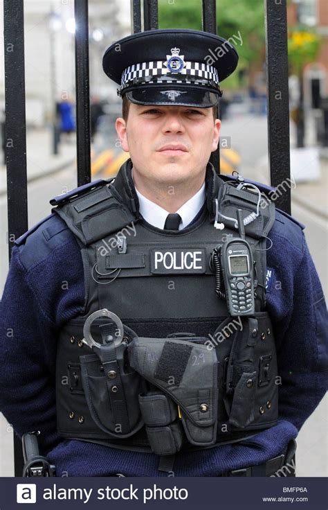 Police Officer, policeman at Downing Street, London, UK Stock Photo ...