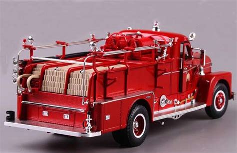 1:24 Scale Red Signature Diecast 1958 Fire Engine Truck Model [NT01T467 ...