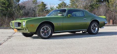 STYLE AND SCOOPS: Gary Trombino's '70 Firebird Formula 400