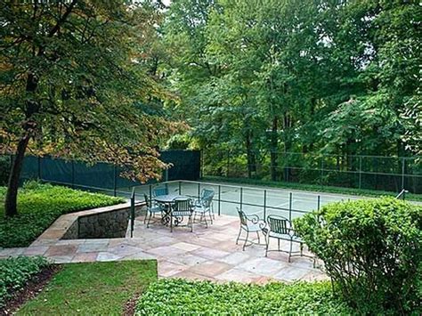 As 25 melhores ideias de Backyard tennis court no Pinterest | Tênis, Wimbledon e Tennis outfits