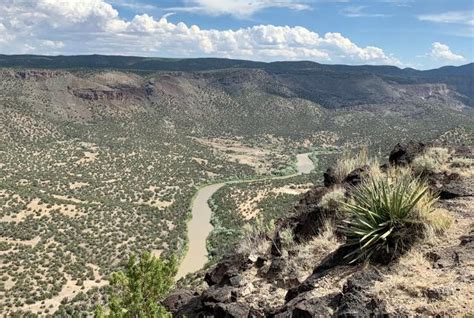 Roadside Stop: White Rock Overlook