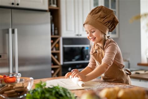 Free Photo | Kids having fun cooking at home