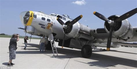 Vintage B-17 Flying Fortress crashes with seven people aboard | Daily Mail Online