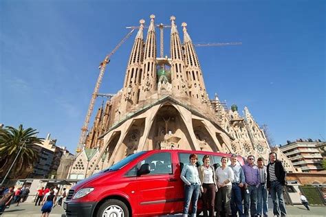 Barcelona Private Guided Custom City Tour with Transfers 2024