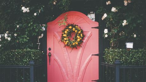 Wallpaper wreath, door, decoration hd, picture, image