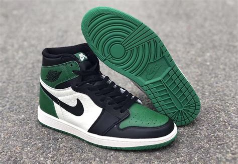 Air Jordan 1 Pine Green 555088-302 Release Date - Sneaker Bar Detroit