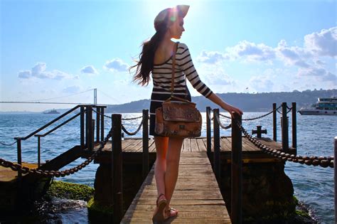 10 Practical Tips for Solo Female Travelers | WORLD OF WANDERLUST