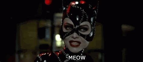 Meow GIF - Villain Catwoman Meow - Discover & Share GIFs