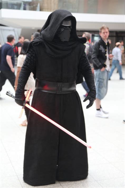 Cosplay de Kylo Ren en la Star Wars Celebration 2016 - Fotos en eCartelera