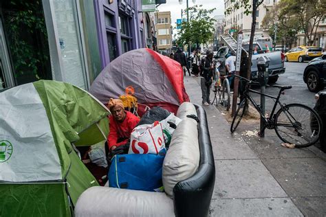 Overcrowding on San Francisco's Tenderloin streets - a bad scene ...