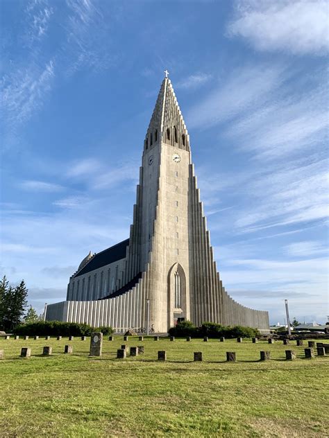 Hallgrimskirkja church in Reykjavik, Iceland : r/pics