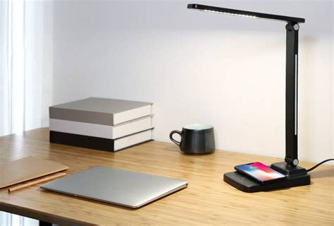 Aukey’s LED desk lamp has a built-in wireless charger, and it’s discounted on Amazon – BGR