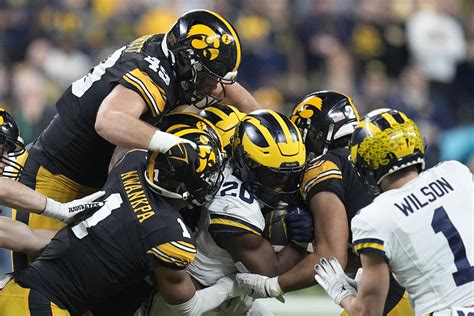 Iowa defense slows down No. 2 Michigan, but stagnant offense costly for ...