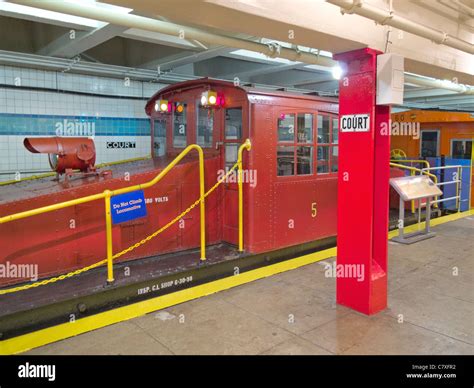 New York Transit Museum gallery Stock Photo - Alamy