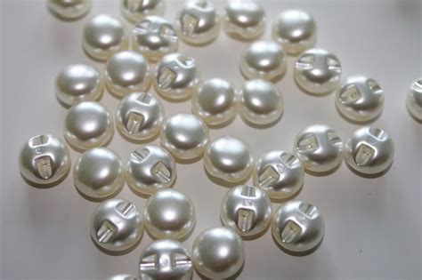 Pearl buttons round ivory shank pearl buttons sewing size 6