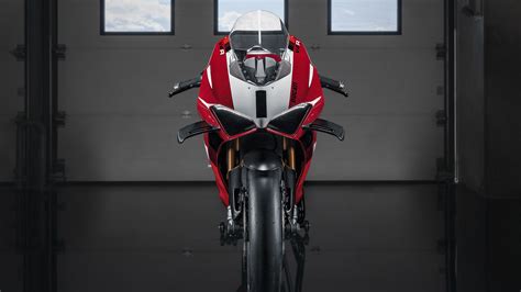 2023 Ducati Panigale V4 R: How Does 240.5 HP At 16,500 RPM Grab You? - MotoAmerica