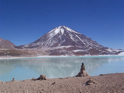 Nature & Mystrey: Laguna Verde in Bolivia