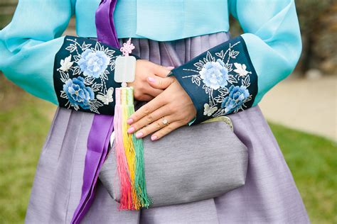 Korean Wedding Customs & Traditions: What You Should Know