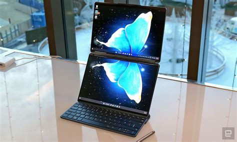 Lenovo Yoga Book 9i hands-on: A huge leap for dual-screen laptops