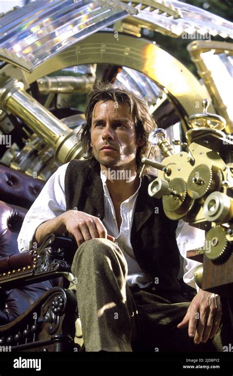 GUY PEARCE, THE TIME MACHINE, 2002 Stock Photo - Alamy