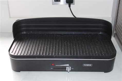 Tower T14028 Indoor/Outdoor Electric Barbecue Grill Review | Trusted Reviews