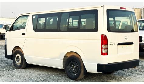 New TOYOTA HIACE 3.0L BUS 15-SEATS A/C MT 2023 for sale in Dubai - 677013