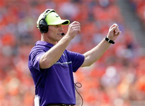 Clemson's Brent Venables to sign largest contract for assistant in college football : CFB