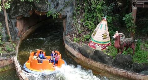 Sunway Lagoon Theme Park Tour Package in Kuala Lumpur